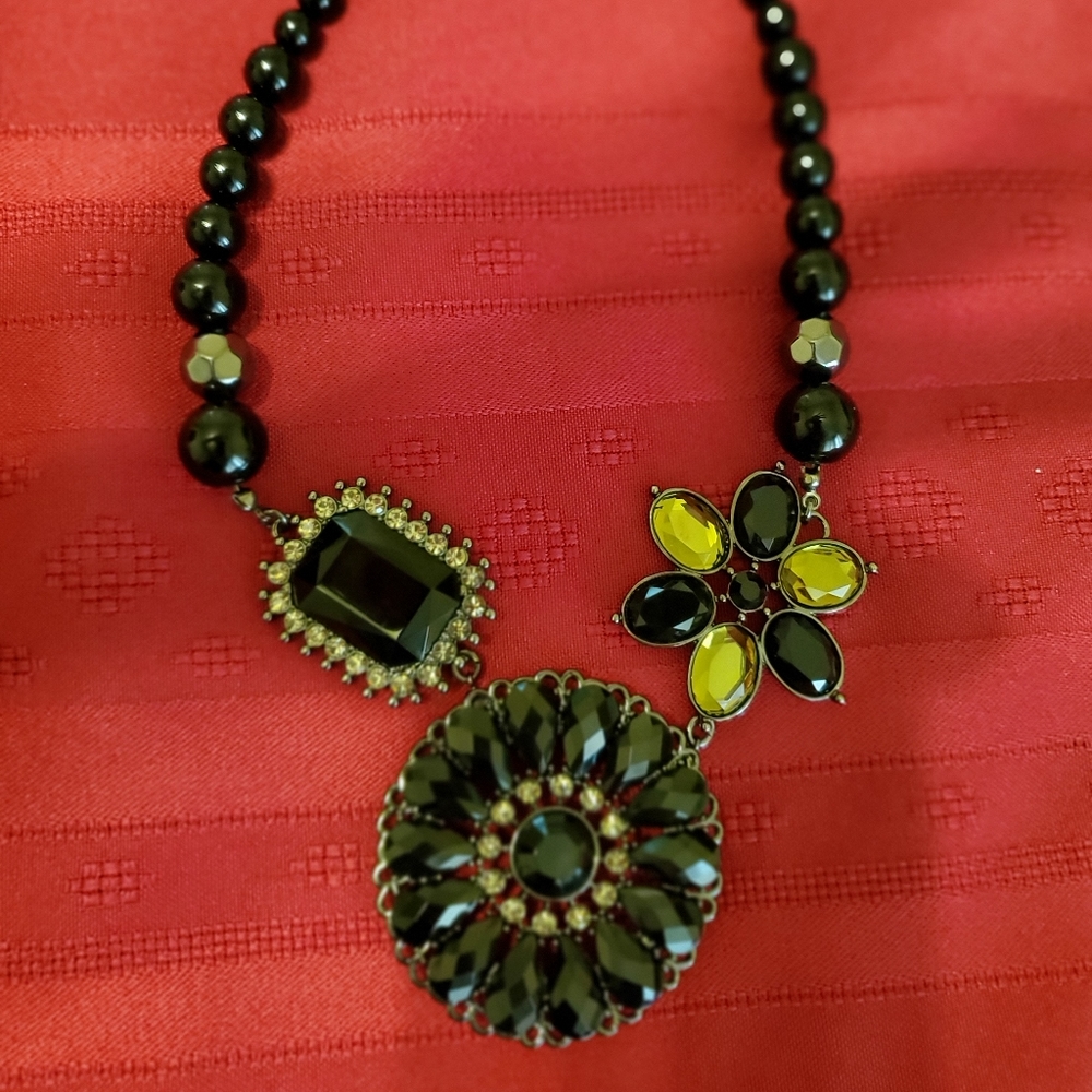 Premier Designs Black beaded necklace